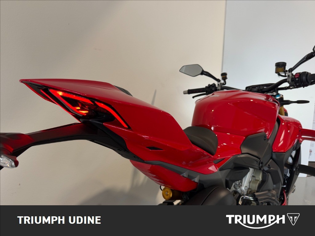 DUCATI Streetfighter V4 1100 S Red